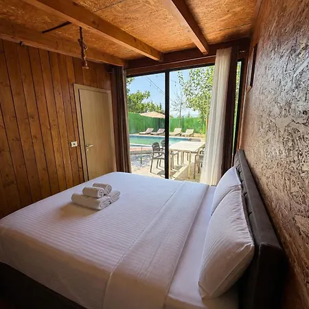 Wooden Eilin 2 Villa Tirana